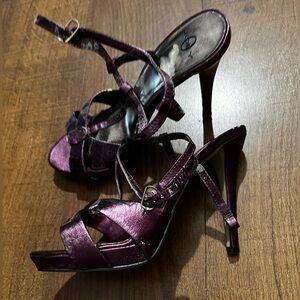 Joey O Metallic Purple heels strappy size 6.5
